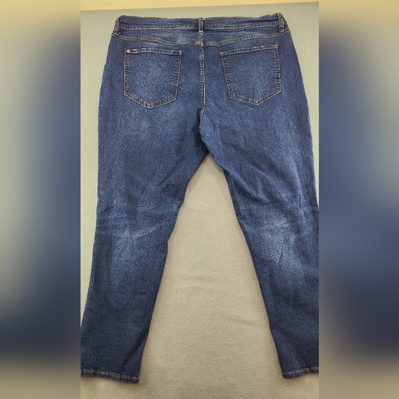 OLD NAVY Women's Boyfriend Skinny Distressed Stretch Blue Jeans -‎ Size 18 - Picture 9 of 11